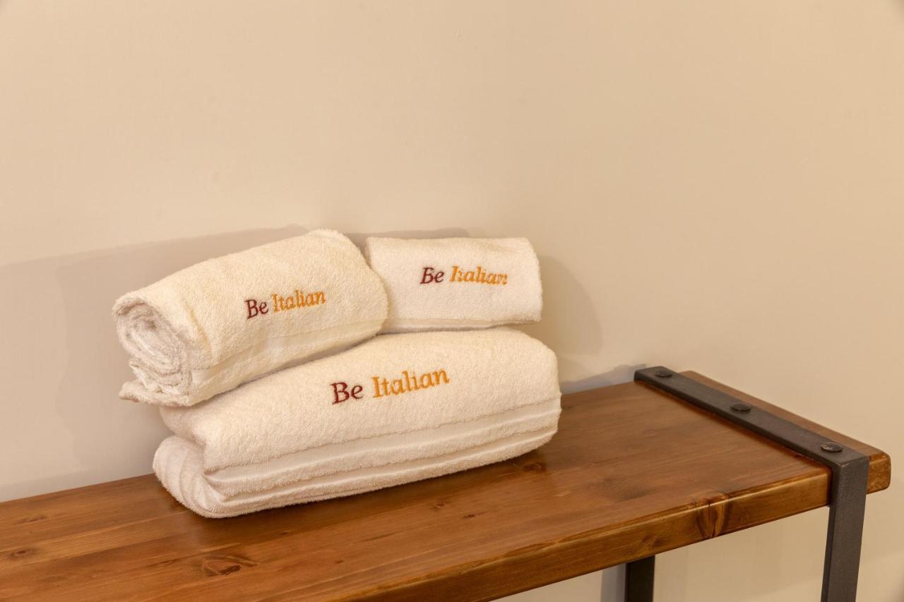 Be Italian Flat Duomo 319 Bed & Breakfast Napoli Exterior foto