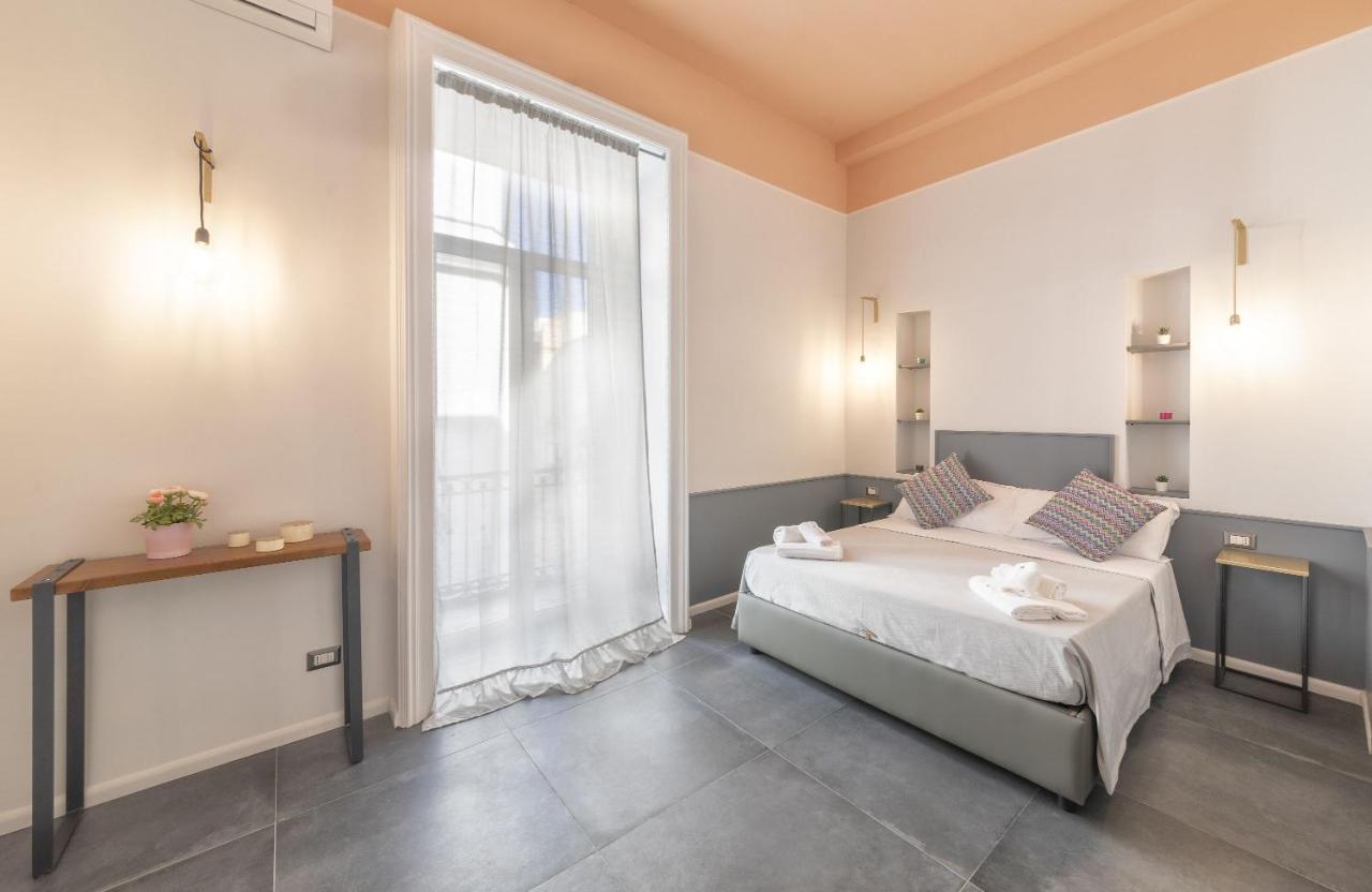 Be Italian Flat Duomo 319 Bed & Breakfast Napoli Exterior foto