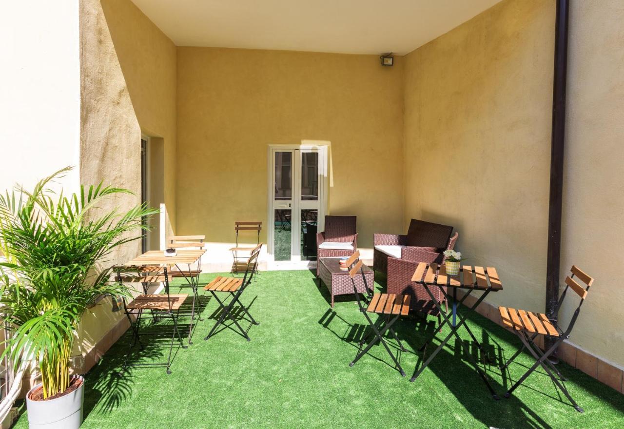 Be Italian Flat Duomo 319 Bed & Breakfast Napoli Exterior foto