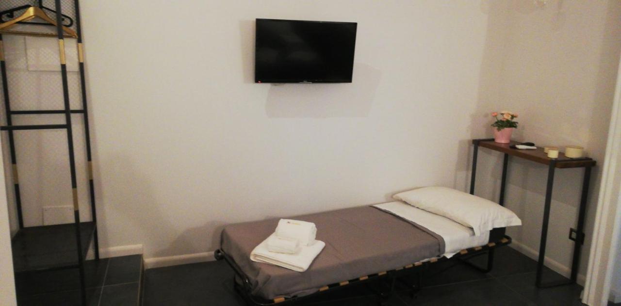 Be Italian Flat Duomo 319 Bed & Breakfast Napoli Exterior foto