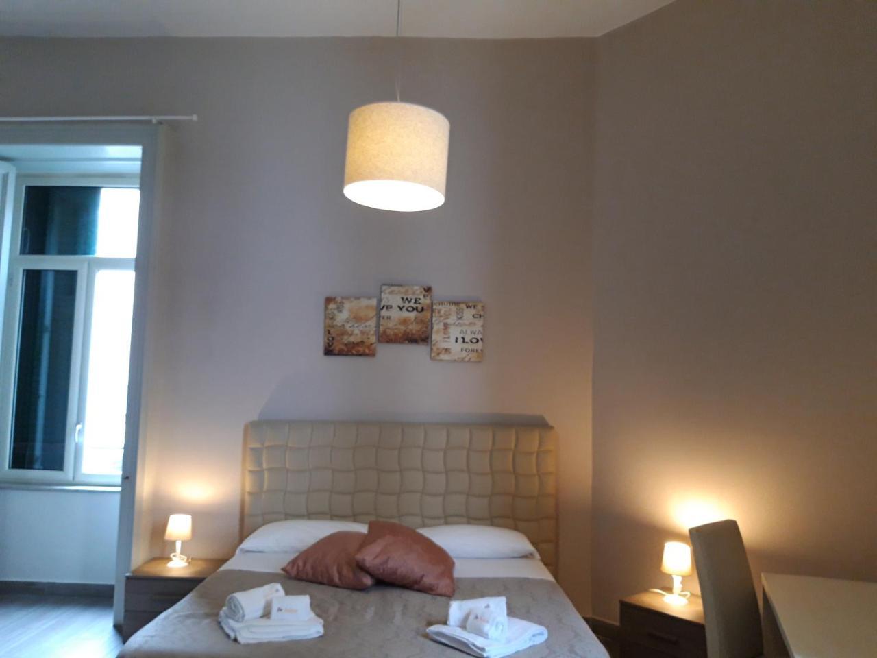 Be Italian Flat Duomo 319 Bed & Breakfast Napoli Exterior foto