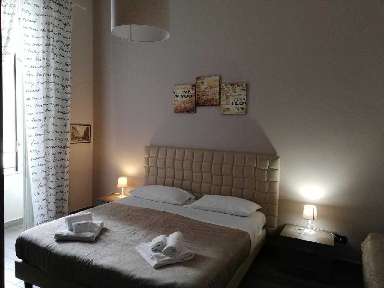 Be Italian Flat Duomo 319 Bed & Breakfast Napoli Exterior foto