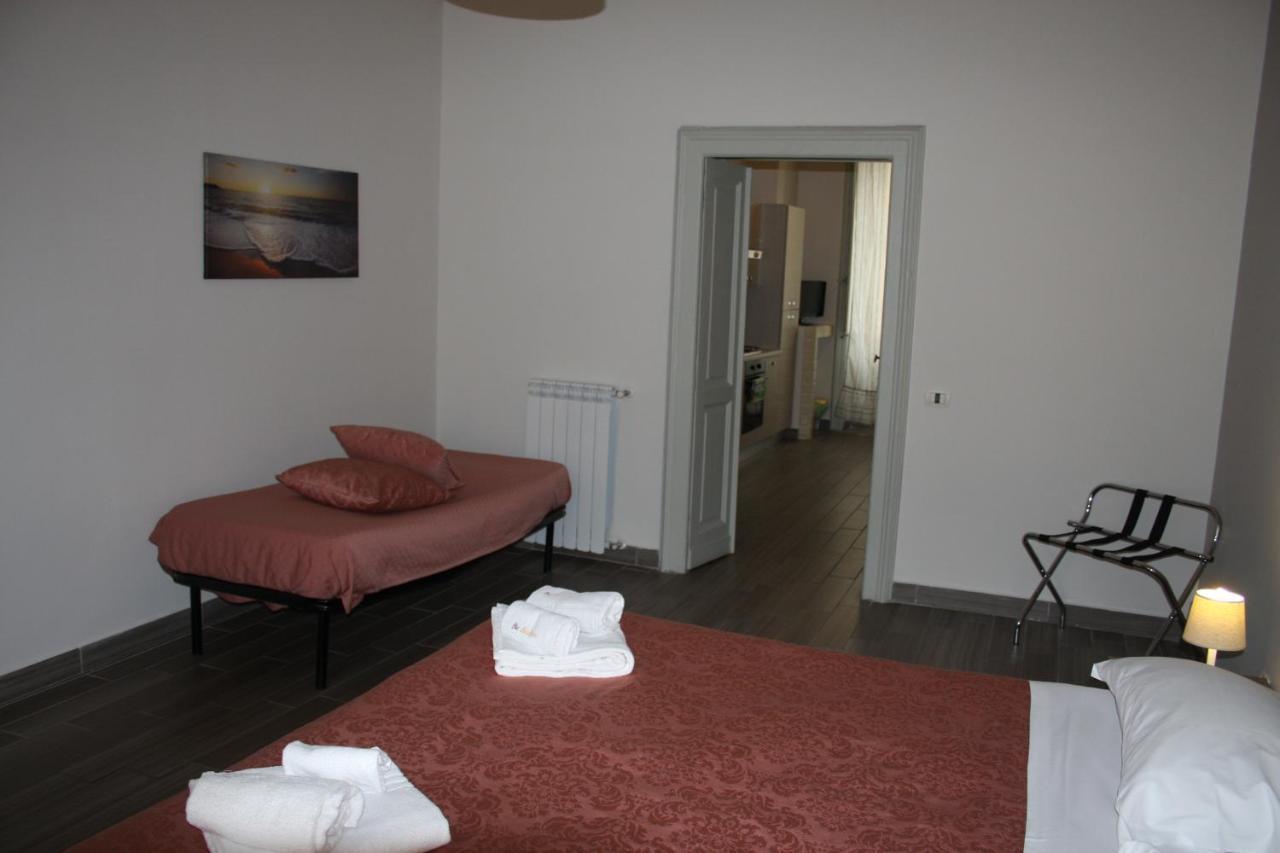 Be Italian Flat Duomo 319 Bed & Breakfast Napoli Exterior foto
