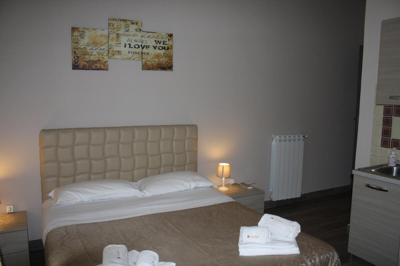 Be Italian Flat Duomo 319 Bed & Breakfast Napoli Exterior foto